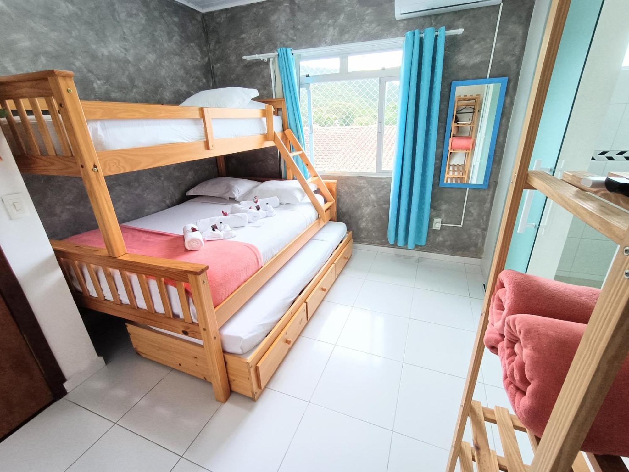 Hostel Casa Da Vo Rosa Говернадор-Селсу-Рамус Экстерьер фото